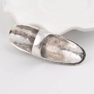 Display of Carved Full Finger Ring backside in silver