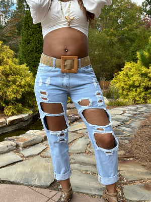 Artsy Fartsy Buttoned Distressed Cropped Jeans