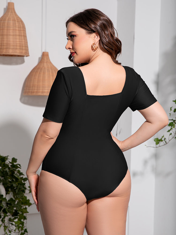 Plus Size Scoop Neck Short Sleeve One-Piece Swimsuit in Black