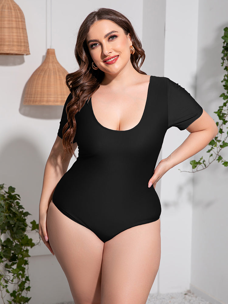 Plus Size Scoop Neck Short Sleeve One-Piece Swimsuit in Black